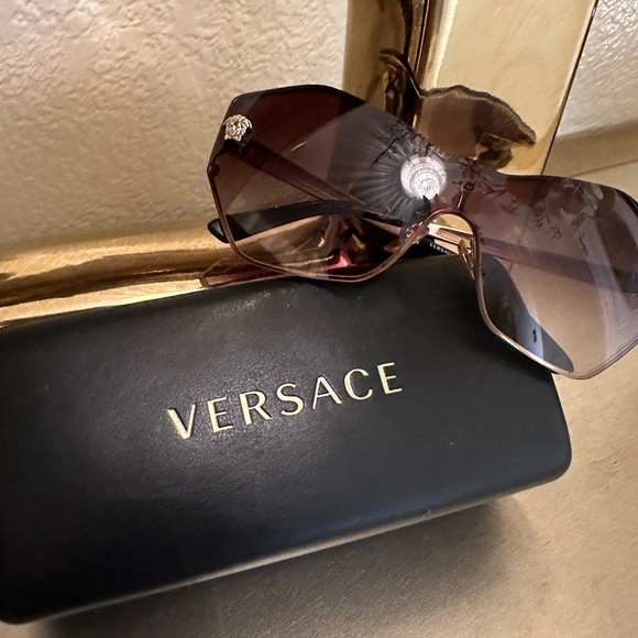 Versace Sunglasses - Picture 3 of 12